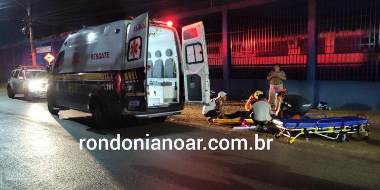 Motociclista perde o controle da motocicleta caí