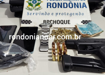 Veículo de APP fica a disposição da polícia civil após motorista e passageiro serem presos com arma de fogo