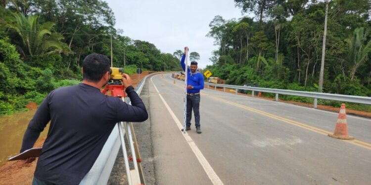 Estrutura da ponte do rio Jamari não foi afetada e trânsito continua liberado na RO-459