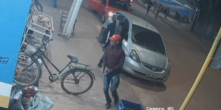 Comerciante é alvo de bandidos veja o vídeo