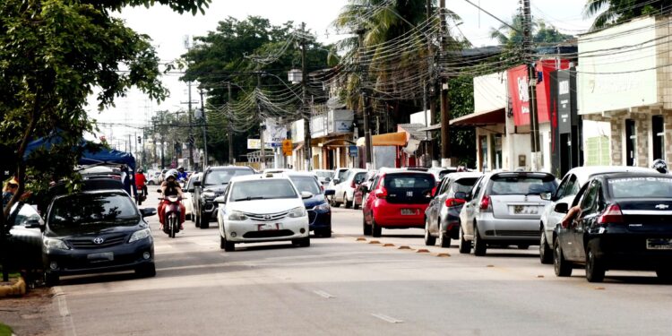 Veículos com placa final 4 devem ter licenciamento regularizado sem multas até 30 de abril