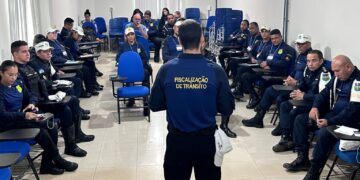 Agentes de trânsito são capacitados para o manuseio de arma não letal