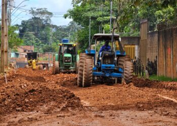 Terraplanagem e drenagem no bairro Planalto ultrapassam 30% de execução
