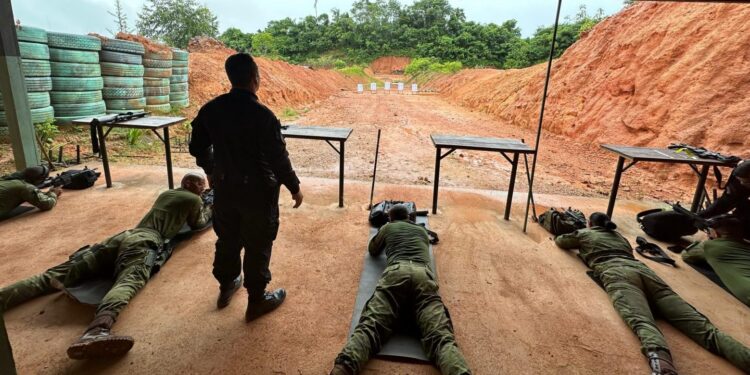 OPERADORES DE FRONTEIRA DO BPFRON RECEBEM TREINAMENTO COM NOVOS FUZIS CALIBRE 5,56 ARAD