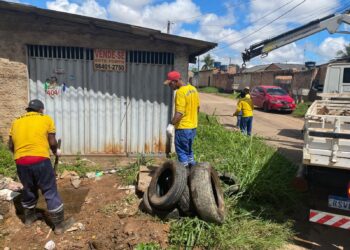 Prefeitura intensifica trabalho de desobstrução de bueiros