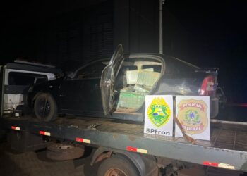 PF e BPFRON apreendem veículo carregado com 350kg de maconha