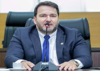 Alex Redano indica realização urgente de cirurgias artroplastia total do quadril