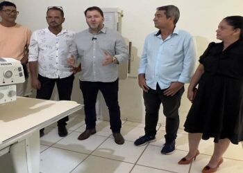 Alex Redano destina recurso para agricultura e vistoria emenda aplicada na saúde de Urupá