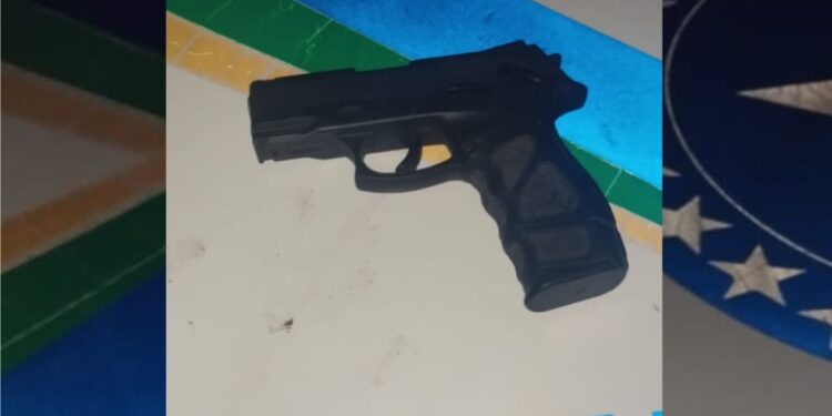 POLÍCIA MILITAR PRENDE SUSPEITO DE TENTATIVA DE HOMICÍDIO E APREENDE ARMA DO CRIME
