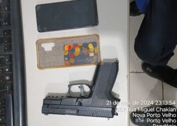 Mulher grita ” Pega ladrão” : PM APREENDE ARMA E PRENDE HOMEM ACUSADO DE ROUBOS E FURTOS EM PORTO VELHO