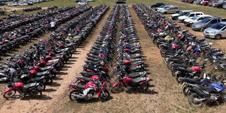 Leilão eletrônico realizado pelo Detran-RO de veículos conservados acontece em junho, em Rolim de Moura