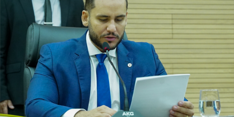 Affonso Cândido pede estudos para reverter multas de trânsito ao Programa CNH-Social