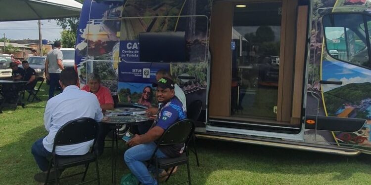 Turismo em Rondônia ganha impulso com o Centro de Atendimento Móvel em eventos regionais