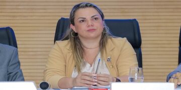 Cláudia de Jesus indica mutirões de cirurgias oftalmológicas para as sete regionais de Rondônia