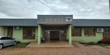 Professora é agredida por autista, registra BO e família é intimada