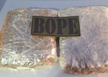 DURANTE OPERAÇÃO PROTETOR, BOPE REALIZA PRISÃO DE UMA MULHER POR TRÁFICO DE DROGAS