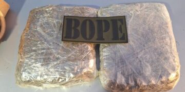 DURANTE OPERAÇÃO PROTETOR, BOPE REALIZA PRISÃO DE UMA MULHER POR TRÁFICO DE DROGAS