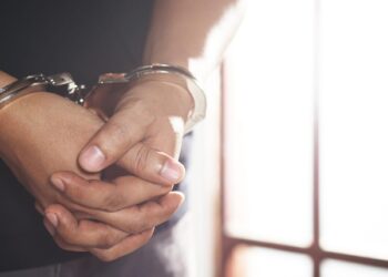 POLÍCIA MILITAR PRENDE HOMEM APÓS AGREDIR EX-COMPANHEIRA E RAPTAR O PRÓPRIO FILHO