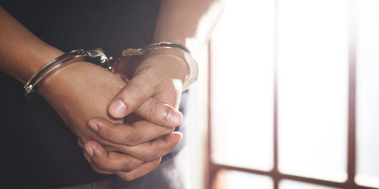 POLÍCIA MILITAR PRENDE HOMEM APÓS AGREDIR EX-COMPANHEIRA E RAPTAR O PRÓPRIO FILHO