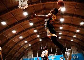 Jogador de Rondônia é contratado para jogar basquete no flamengo