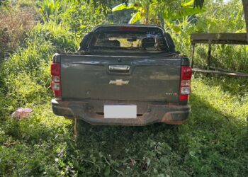 POLÍCIA MILITAR LOCALIZA CAMINHONETE ROUBADA EM ÁREA RURAL DE PORTO VELHO