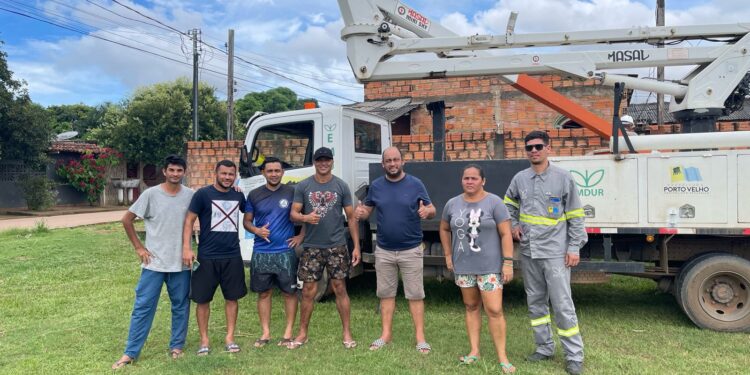 Vereador Wanoel Martins solicita iluminação para campo de futebol no bairro Mariana