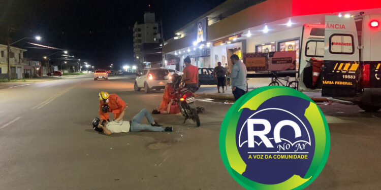 Carro não respeita sinalização e colide com moto