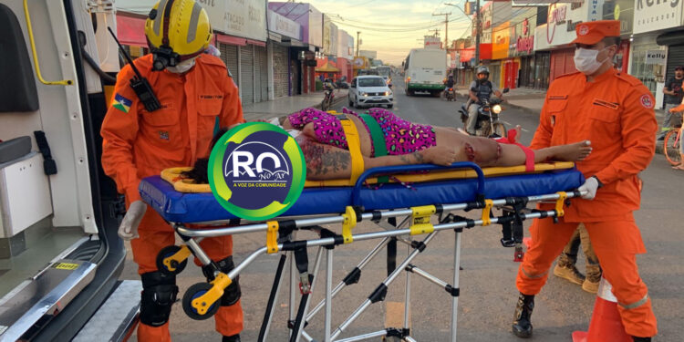 Mulher é socorrida ao João Paulo II após colidir com ônibus