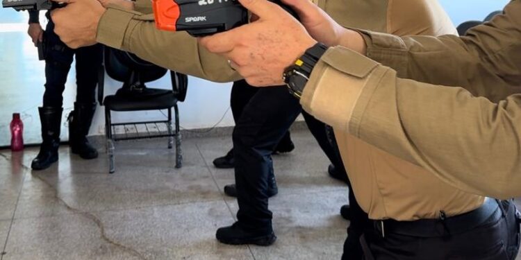 Agentes de Trânsito de Porto Velho são capacitados para uso de armas menos letais