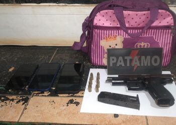 POLÍCIA MILITAR PRENDE GRUPO POR PORTE ILEGAL DE ARMA DE FOGO
