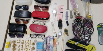 POLÍCIA MILITAR REALIZA MAIS UMA APREENSÃO DE DROGAS E PRODUTOS FURTADOS