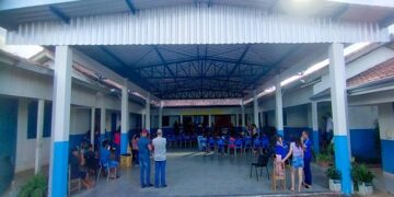 Barracão é construído em escola de Alvorada do Oeste com emenda de Cláudia de Jesus