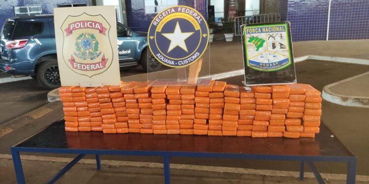 PF, Receita Federal e Força Nacional prendem motorista com cerca de 100 kg de maconha