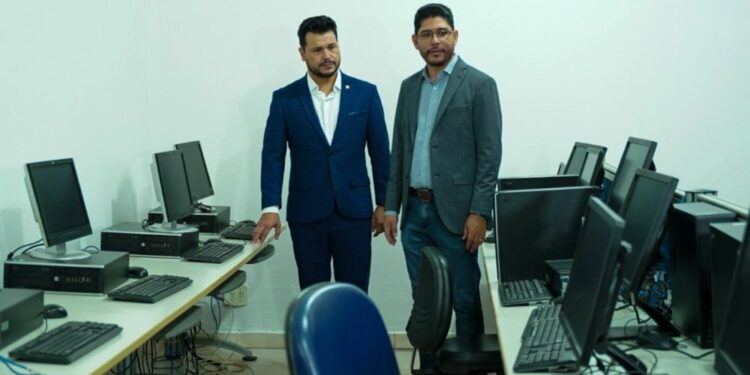 Deputado Marcelo Cruz valoriza retomada do curso de Informática na Escola do Legislativo