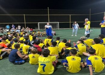 Programa Talentos do Futuro realiza reposição de materiais esportivos e palestras nos distritos do eixo da BR-364