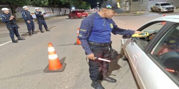 LEI SECA  “Paz no trânsito começa por você” é reforçada com ações da Lei Seca realizadas pelo Detran-RO