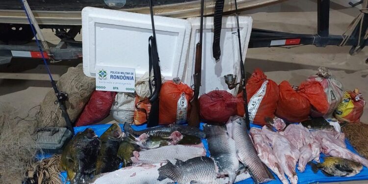 FLAGRANTE NA NATUREZA: POLÍCIA MILITAR DE RONDÔNIA INTERCEPTA PESCA PREDATÓRIA E ARMAMENTO ILEGAL
