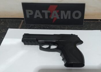 GUAJARÁ-MIRIM – POLÍCIA MILITAR APREENDE SIMULACRO DURANTE PATRULHAMENTO NOTURNO