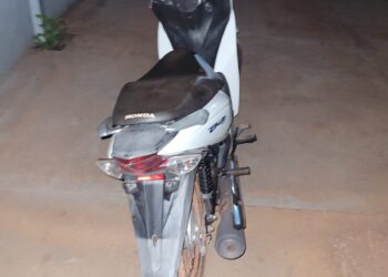 POLÍCIA MILITAR RECUPERA MOTOCICLETA ROUBADA