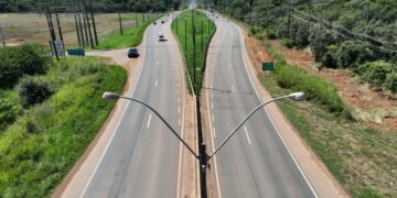 Prefeitura conclui implantação de luminárias de LED em trecho da BR-364