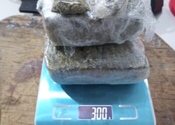 TUDO ANOTADO EM CADERNO POLÍCIA MILITAR FECHA BOCA DE FUMO