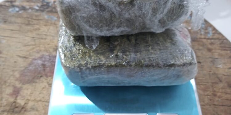 TUDO ANOTADO EM CADERNO POLÍCIA MILITAR FECHA BOCA DE FUMO