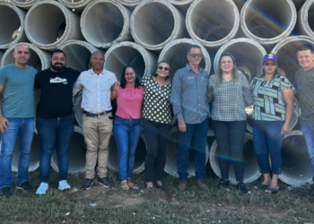 Cláudia de Jesus faz entrega de itens adquiridos com emenda parlamentar em Urupá