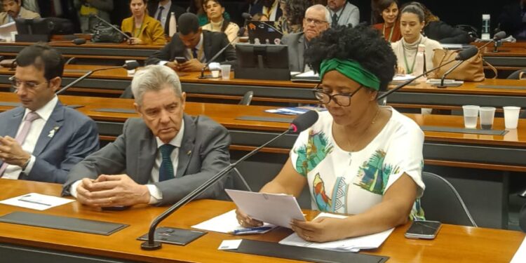Sílvia Cristina relata projeto e Comissão de Saúde aprova inclusão de neuromodulação em procedimentos do SUS
