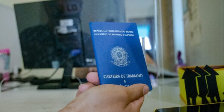 Sine Municipal convoca candidatos para pré-seleção para grande rede de restaurantes