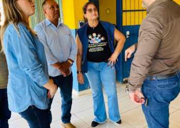 Vereador Bengala e secretária de Educação visitam Escola Santa Júlia na Vila da Penha para buscar melhorias