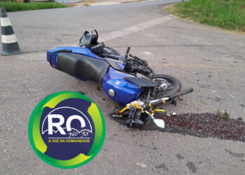 Motociclista é socorrido após colidir com carro