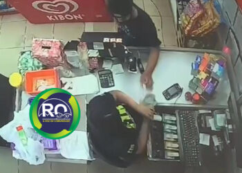VEJA O VÍDEO: Criminoso rende atendente durante roubo na capital e leva mil reais