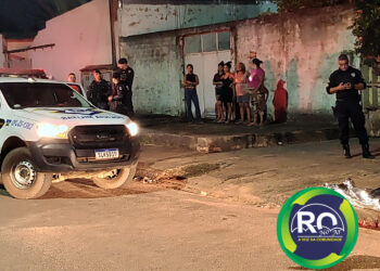 VEJA O VÍDEO IDENTIFICADO : Homem é morto a facada ” mãe eu disse para ele não sai de casa hoje”