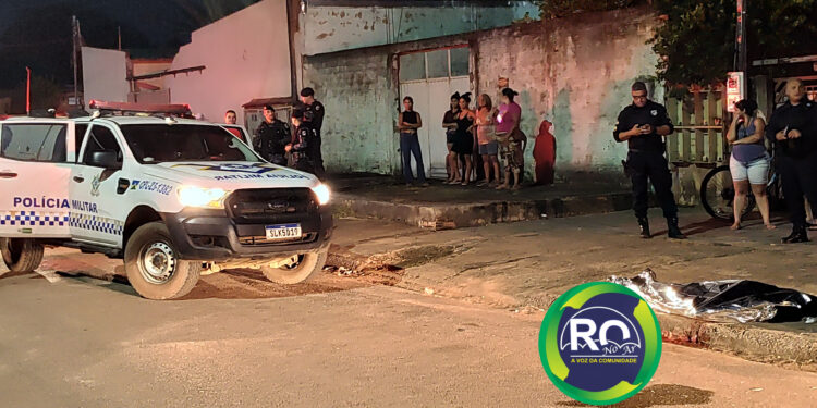VEJA O VÍDEO IDENTIFICADO : Homem é morto a facada ” mãe eu disse para ele não sai de casa hoje”